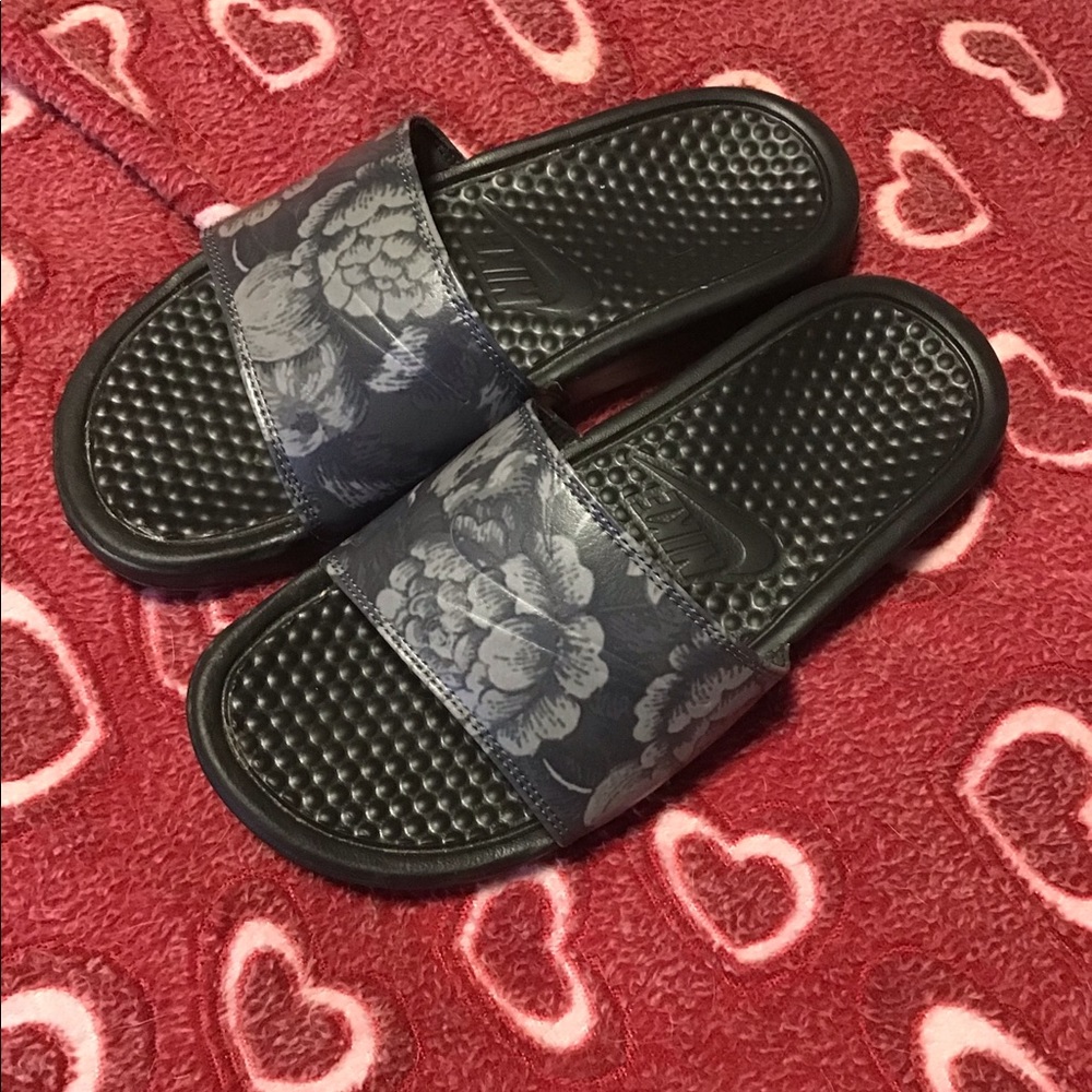 Nike slides